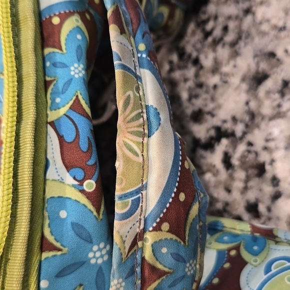 JU JU BE BACKPACK DIAPERBAG WITH CHANGING PAD. PAISLEY AND FLORAL. - Picture 7 of 16